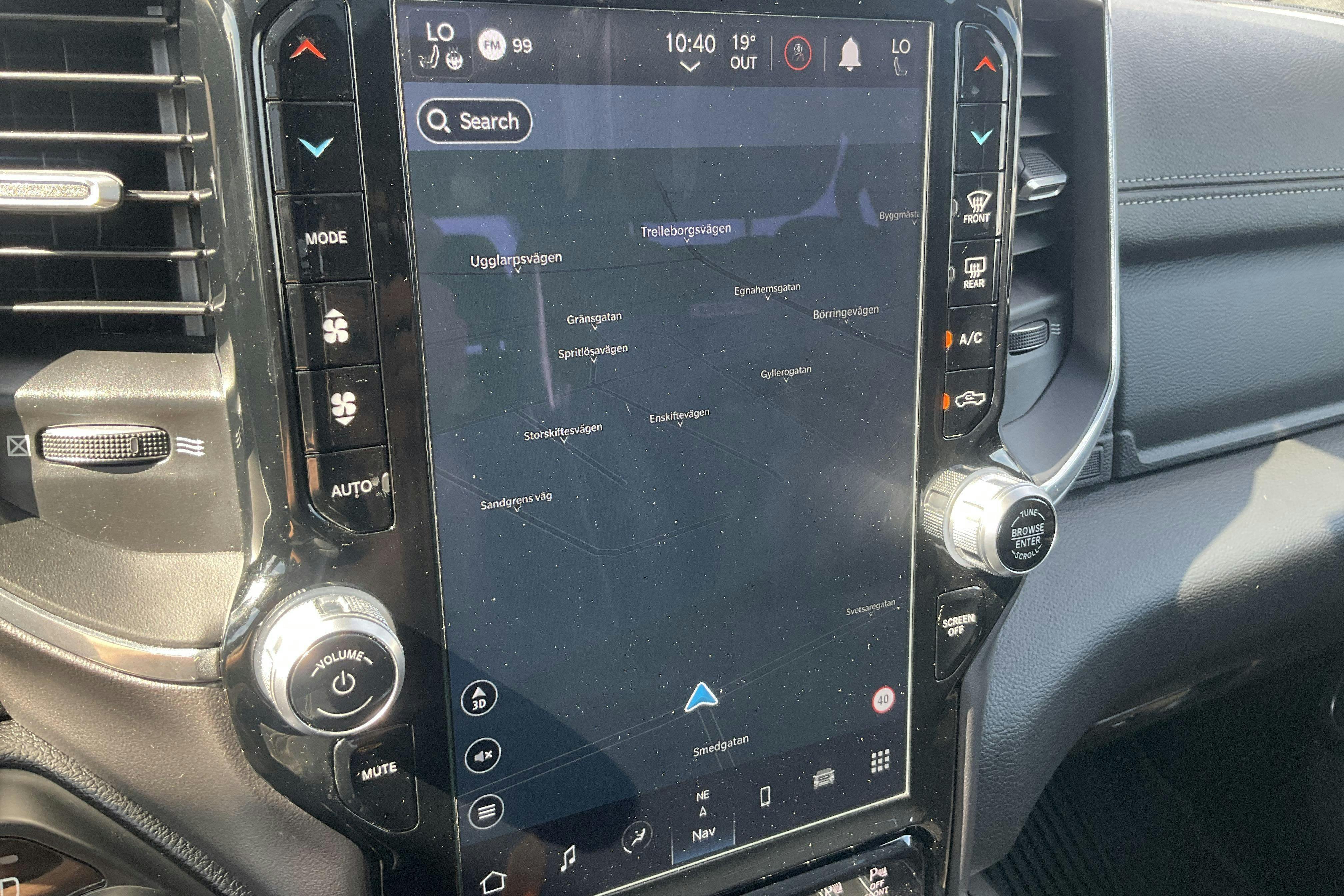 Vehicle Image 11