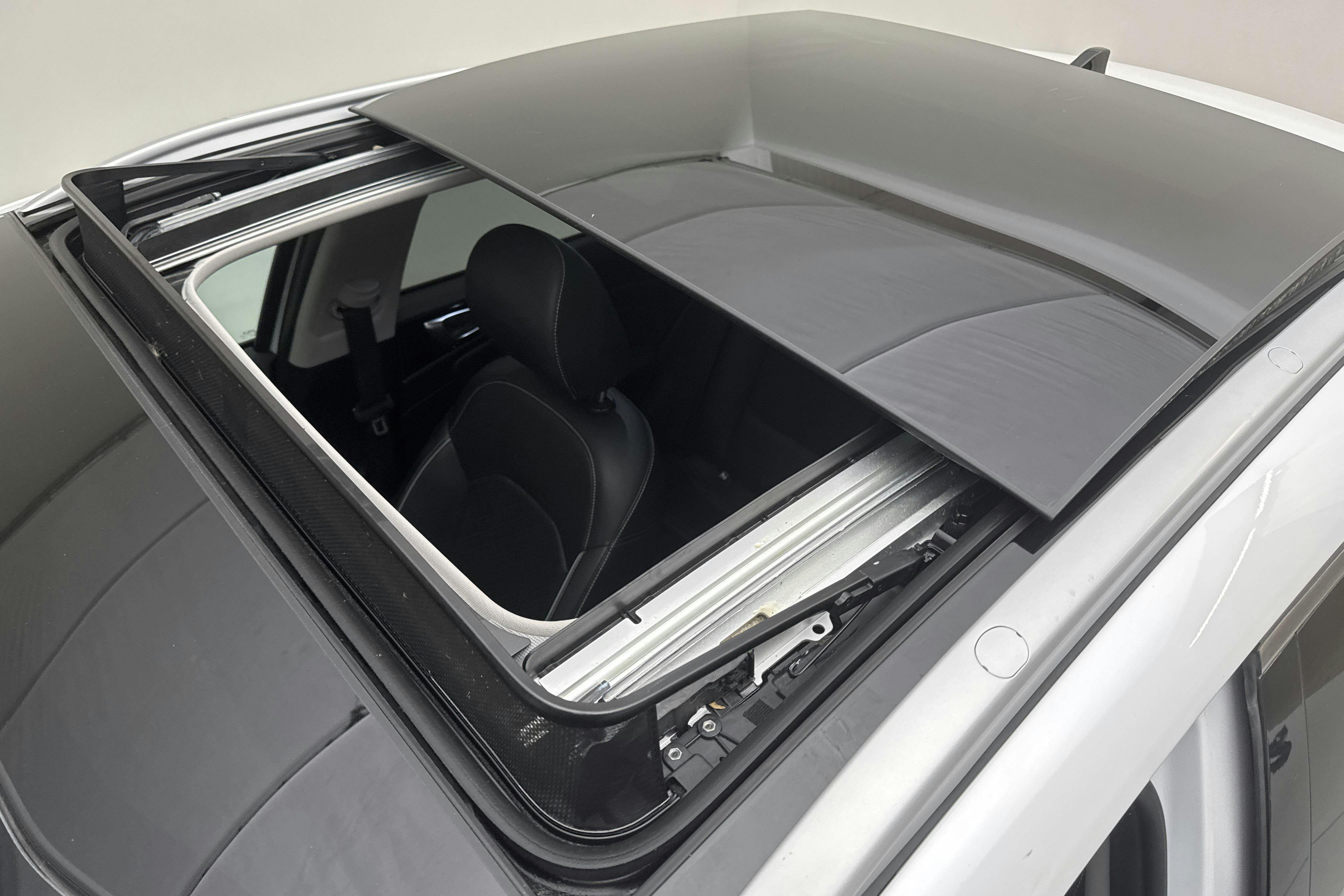 Vehicle Image 14