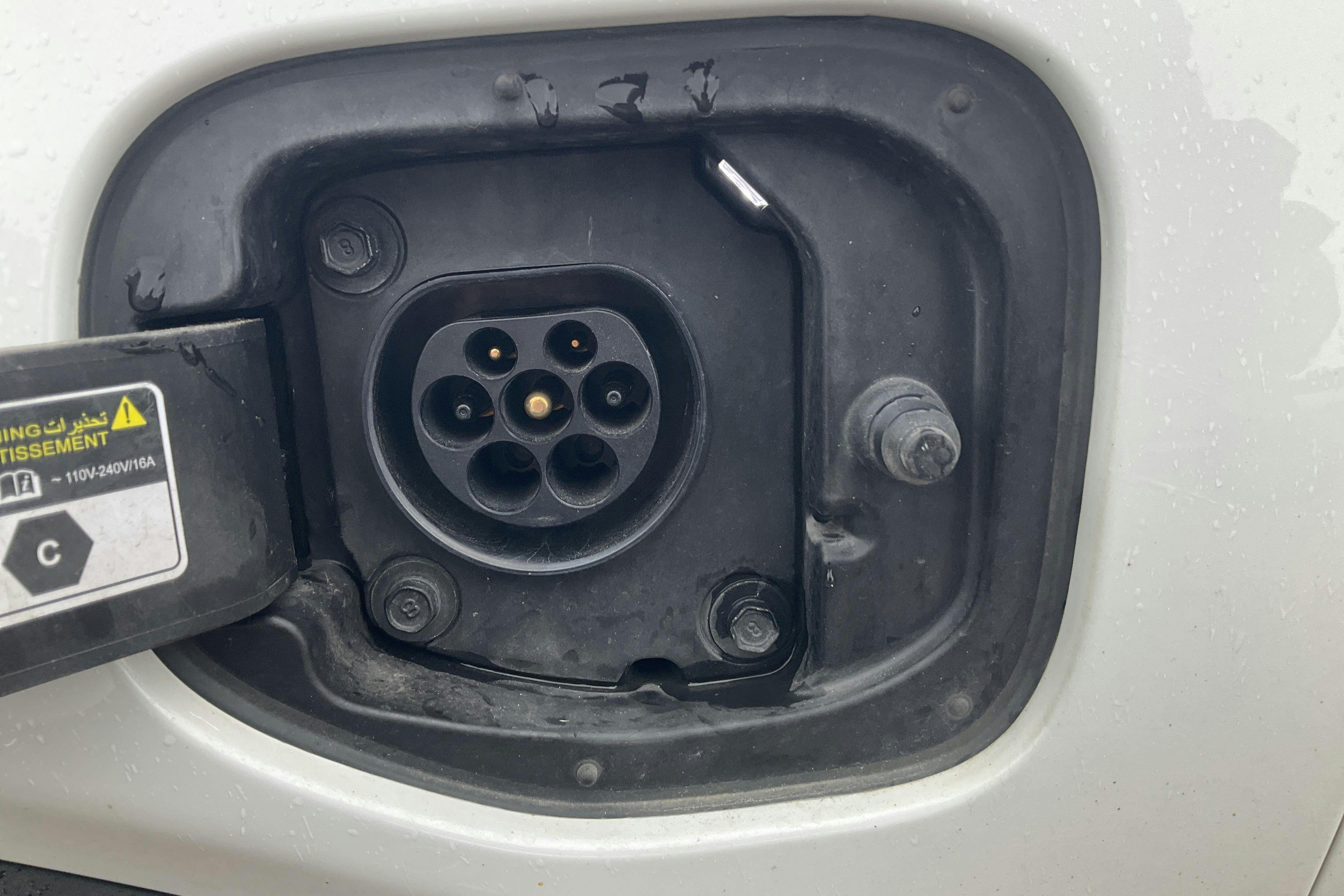 Vehicle Image 16