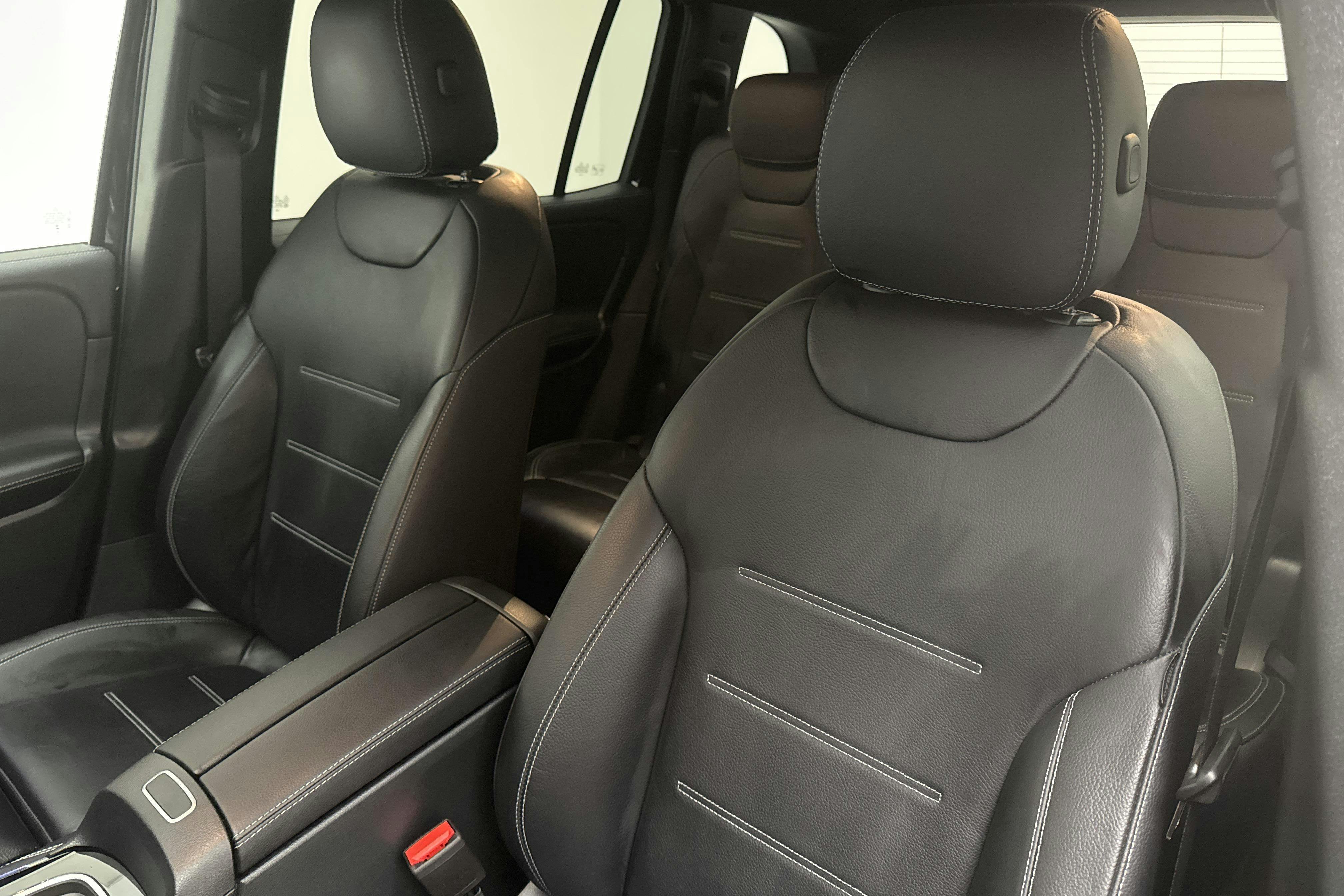 Vehicle Image 18