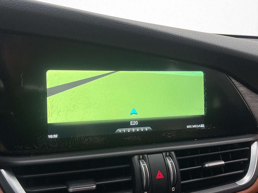 Vehicle Image 17