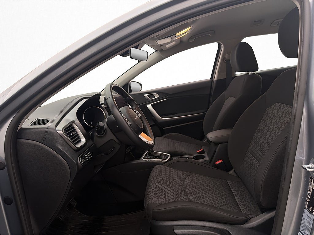 Vehicle Image 11
