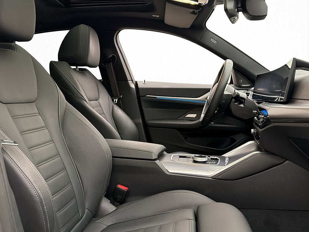 Vehicle Image 37