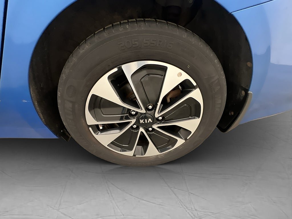 Vehicle Image 32