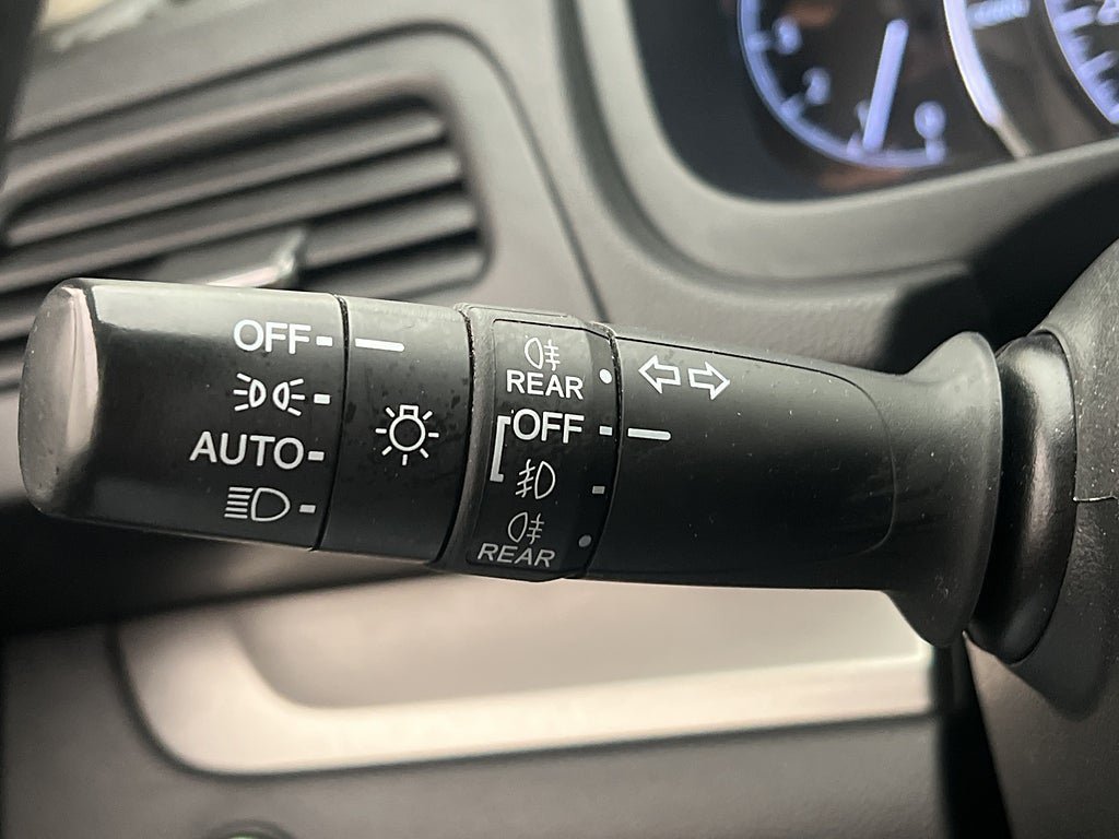 Vehicle Image 32