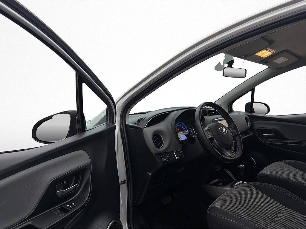Vehicle Image 10