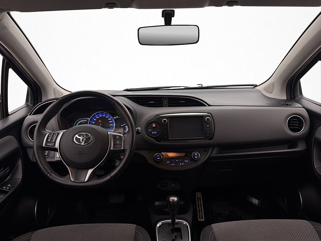 Vehicle Image 12