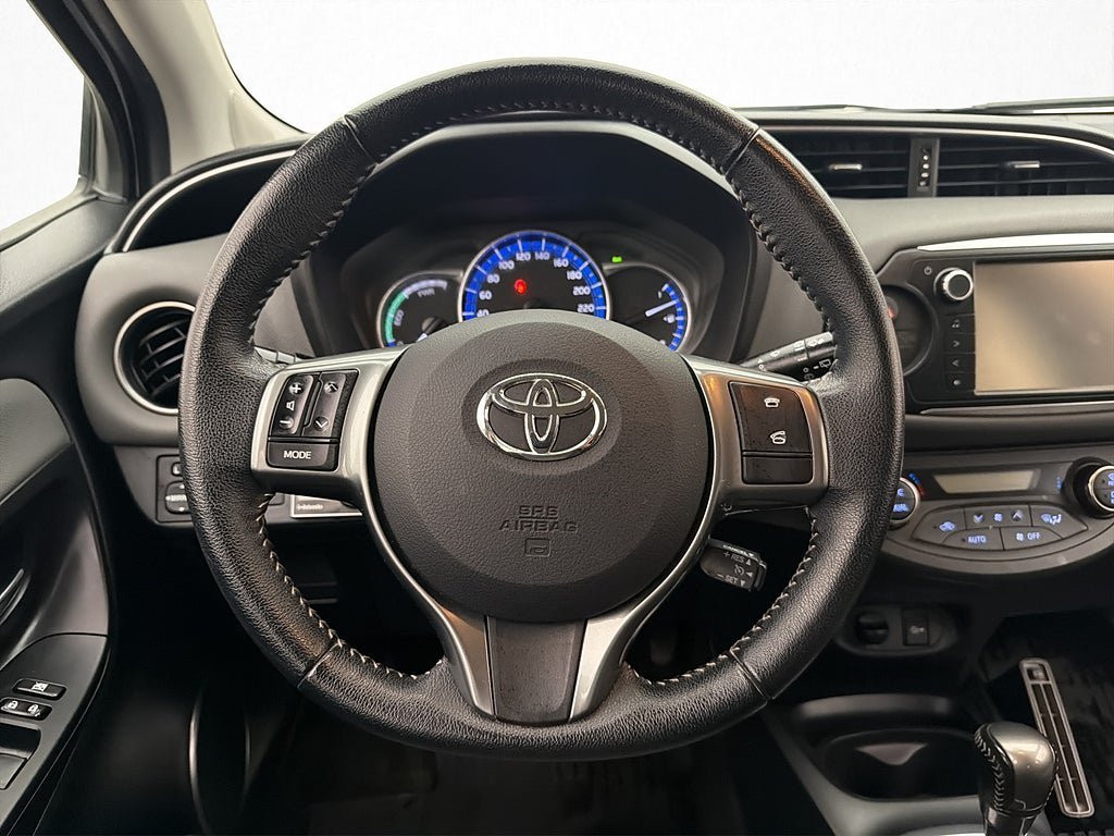 Vehicle Image 13