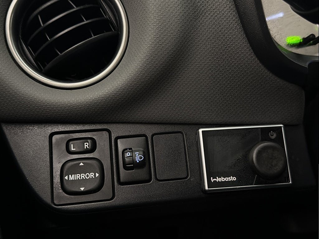 Vehicle Image 14