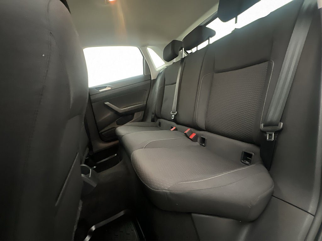 Vehicle Image 23