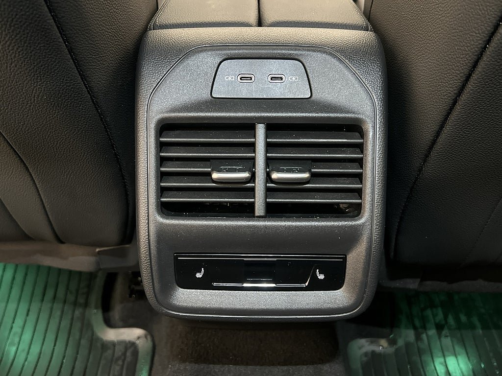 Vehicle Image 34