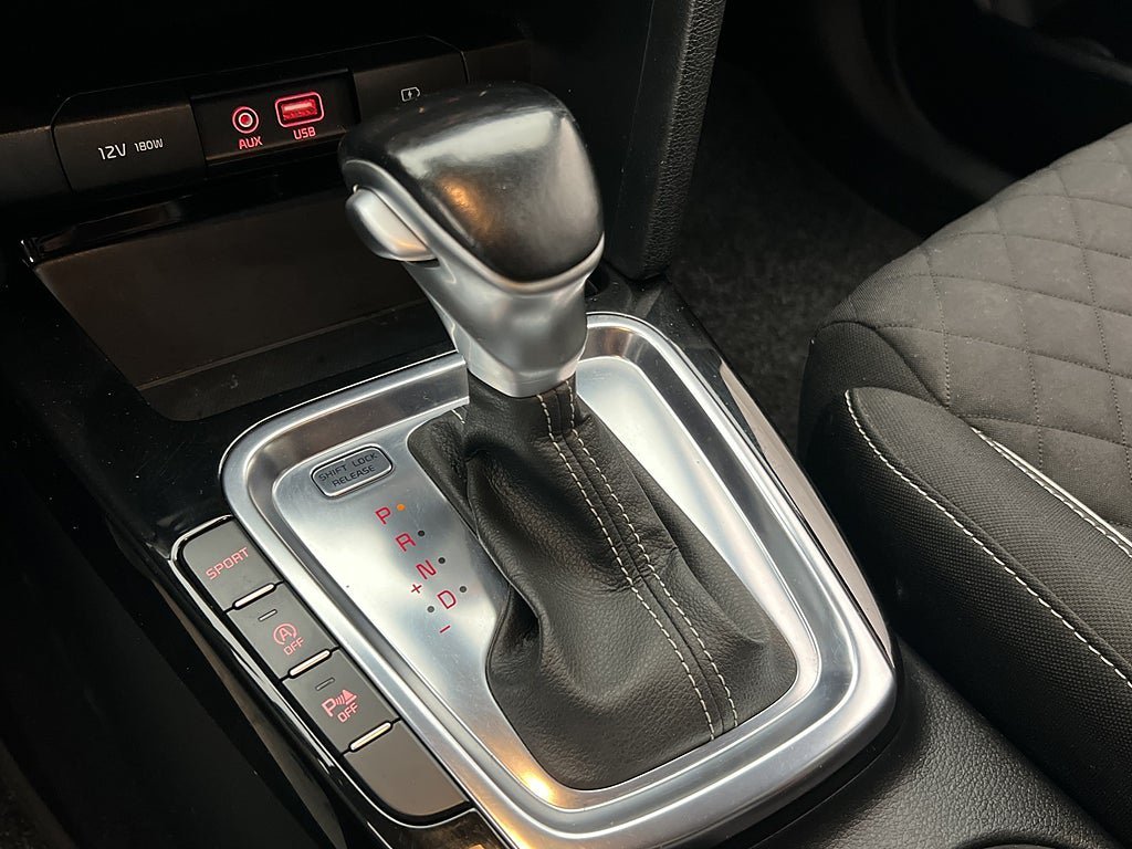 Vehicle Image 23