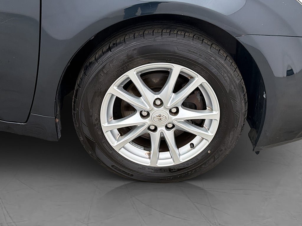 Vehicle Image 25