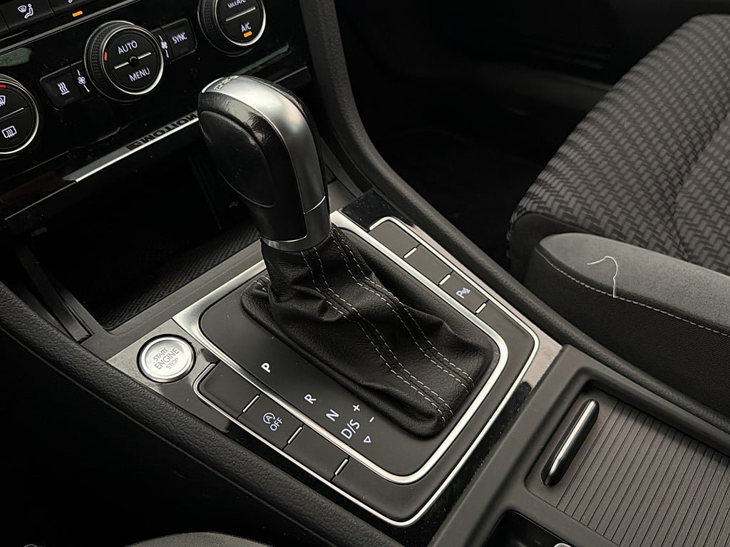 Vehicle Image 24