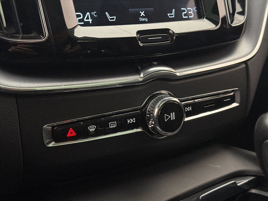 Vehicle Image 27