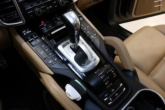 Vehicle Image 24
