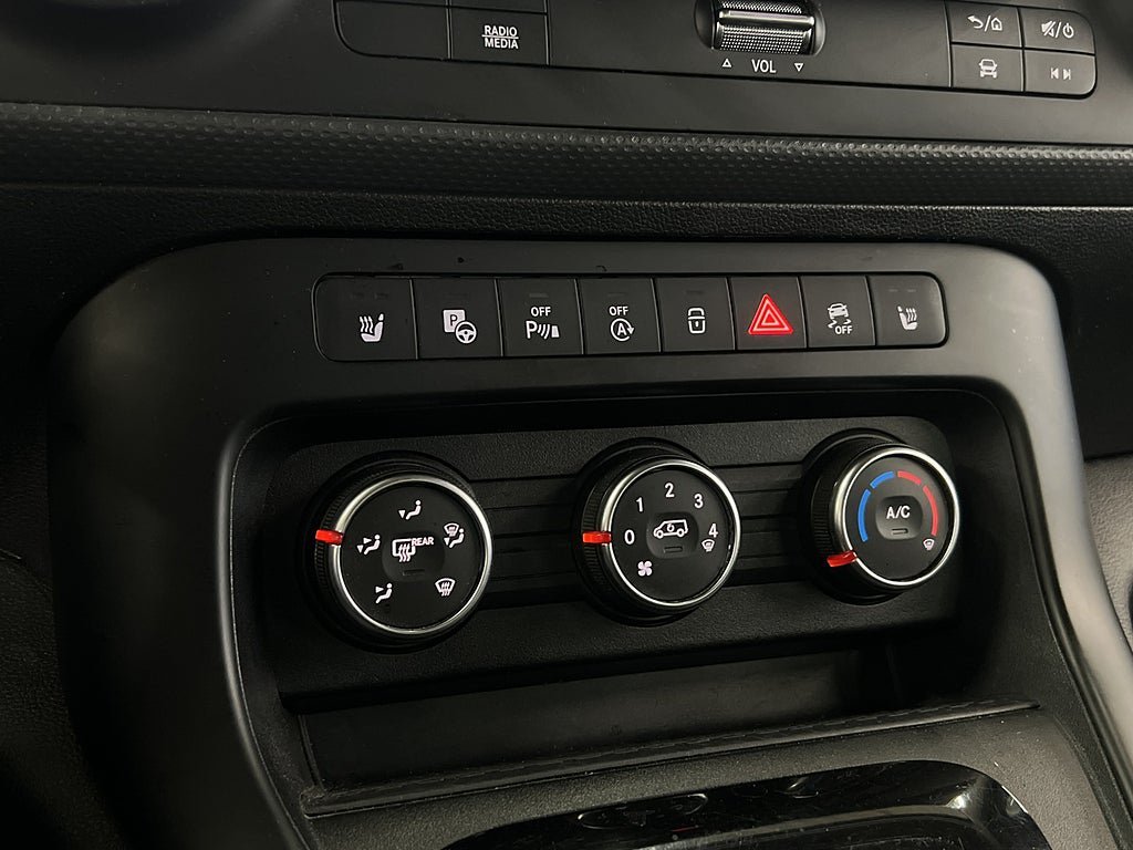 Vehicle Image 21