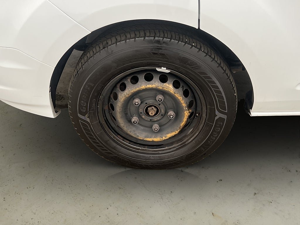 Vehicle Image 26