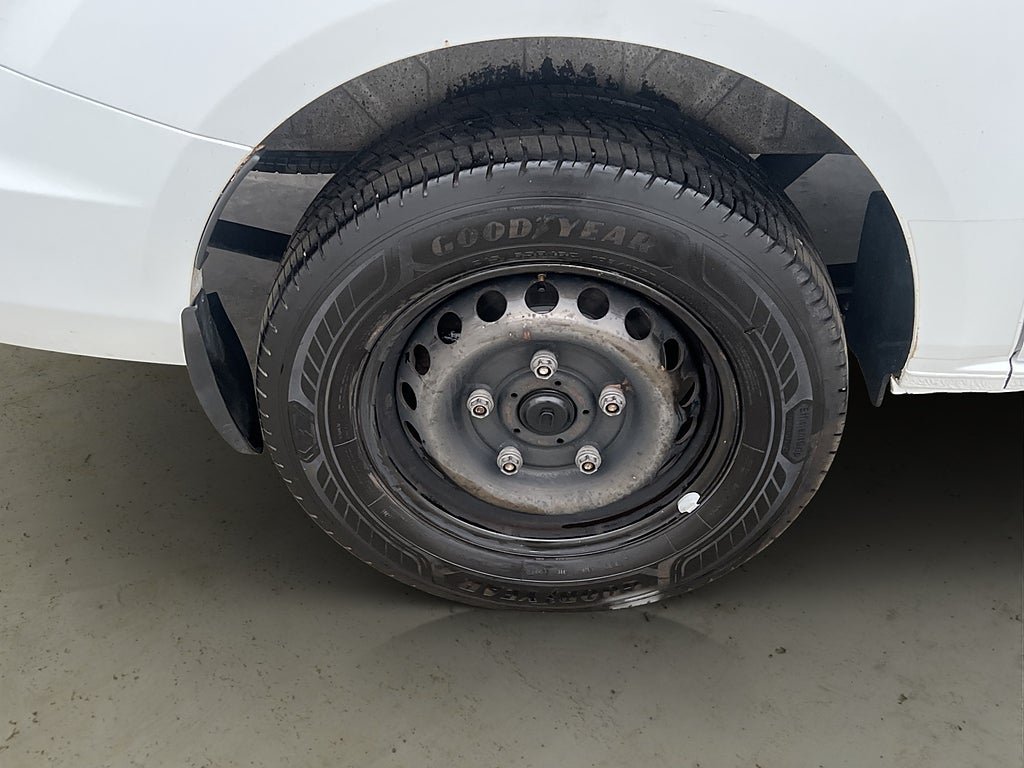Vehicle Image 28