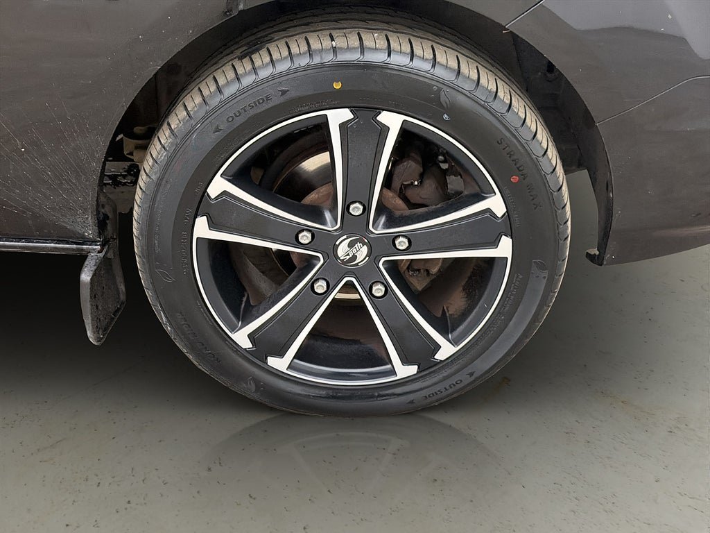Vehicle Image 30