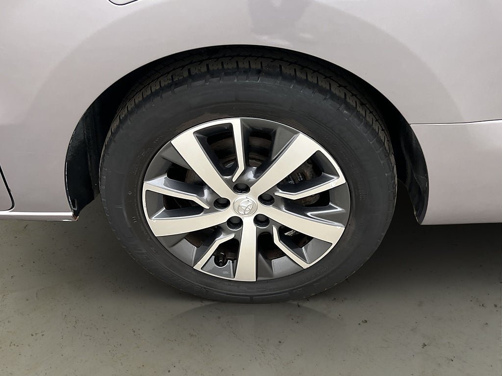 Vehicle Image 35