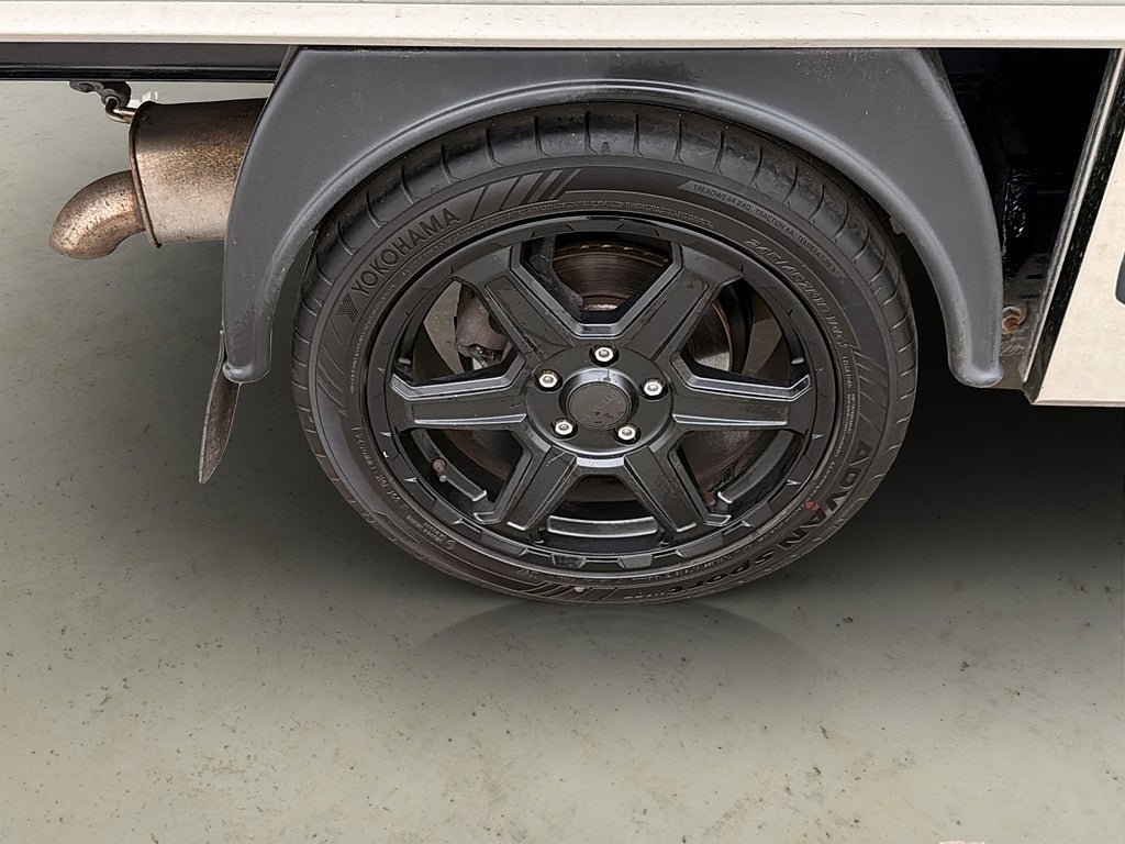 Vehicle Image 35