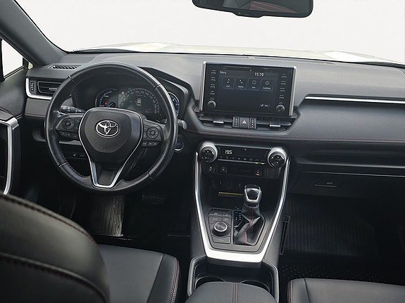 Vehicle Image 10
