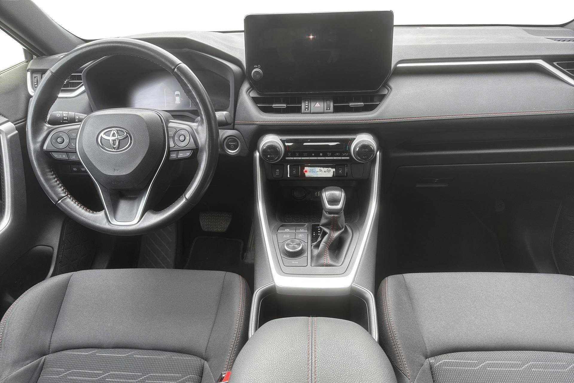 Vehicle Image 6