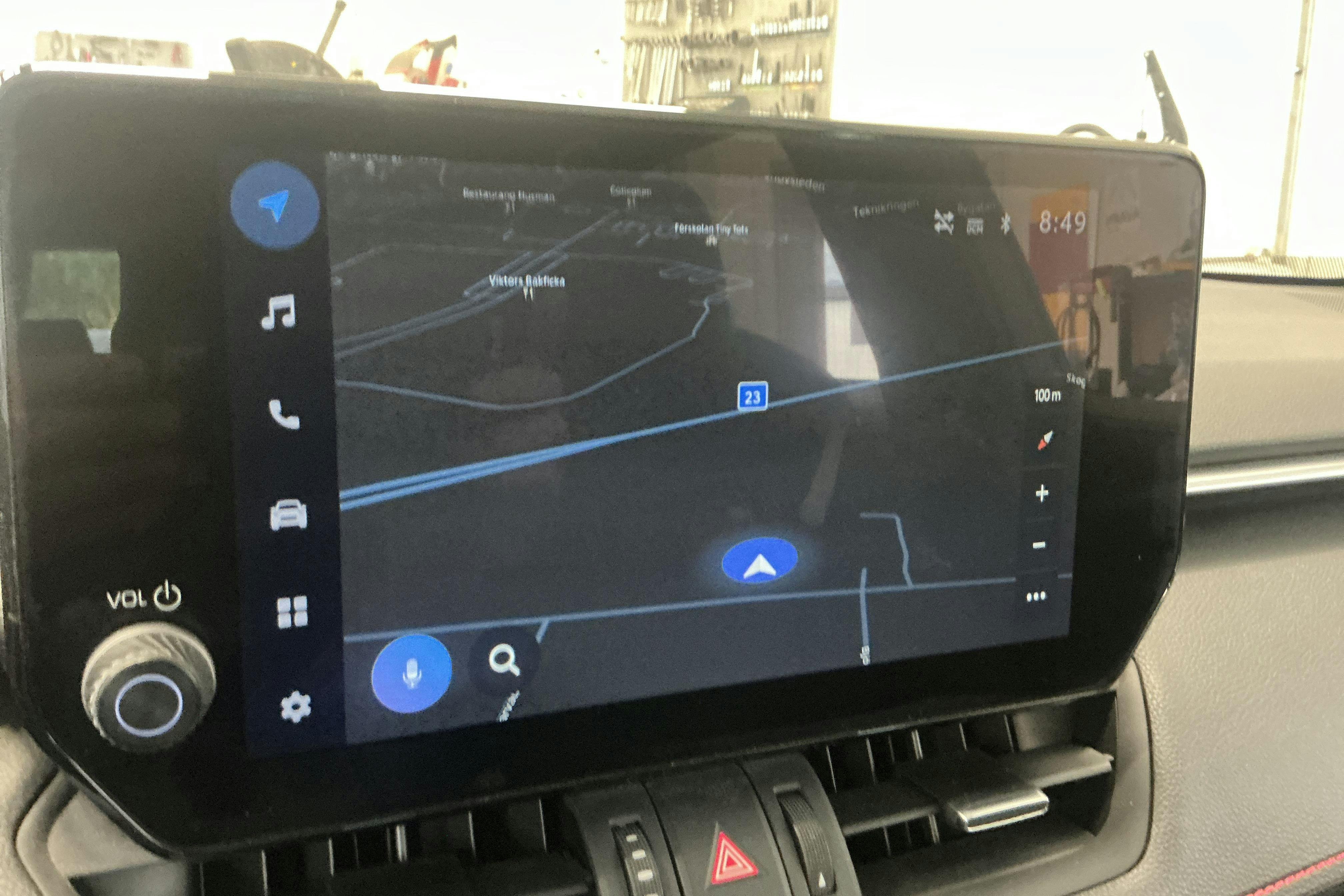 Vehicle Image 12