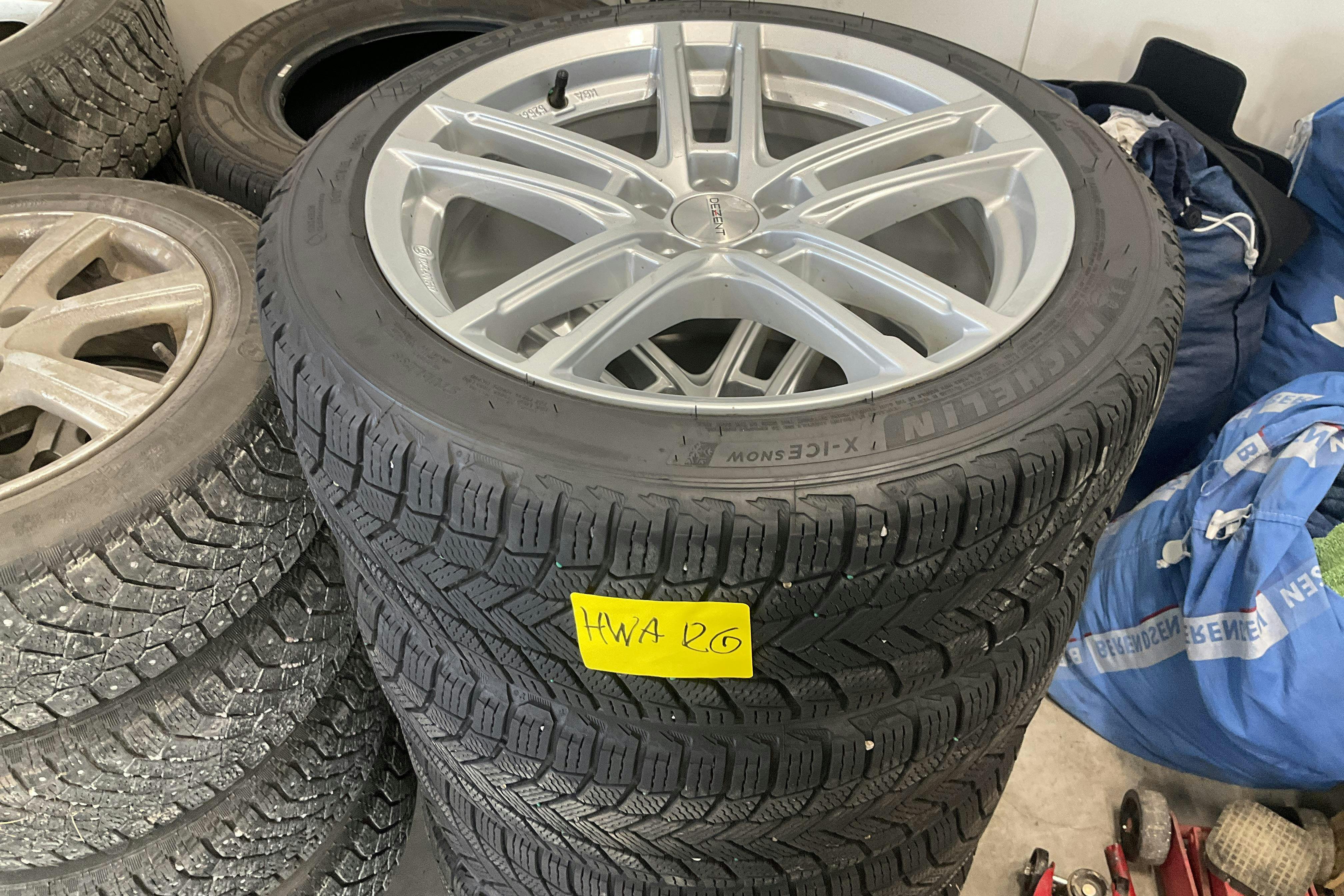 Vehicle Image 15