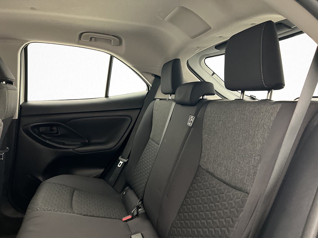Vehicle Image 16