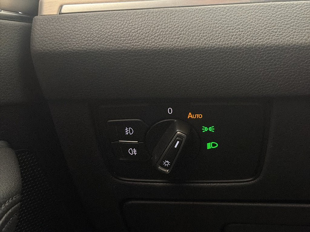 Vehicle Image 28