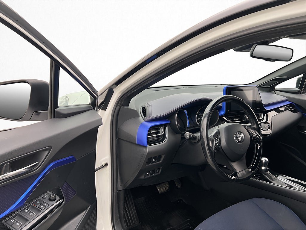 Vehicle Image 10