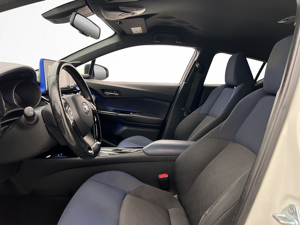 Vehicle Image 11