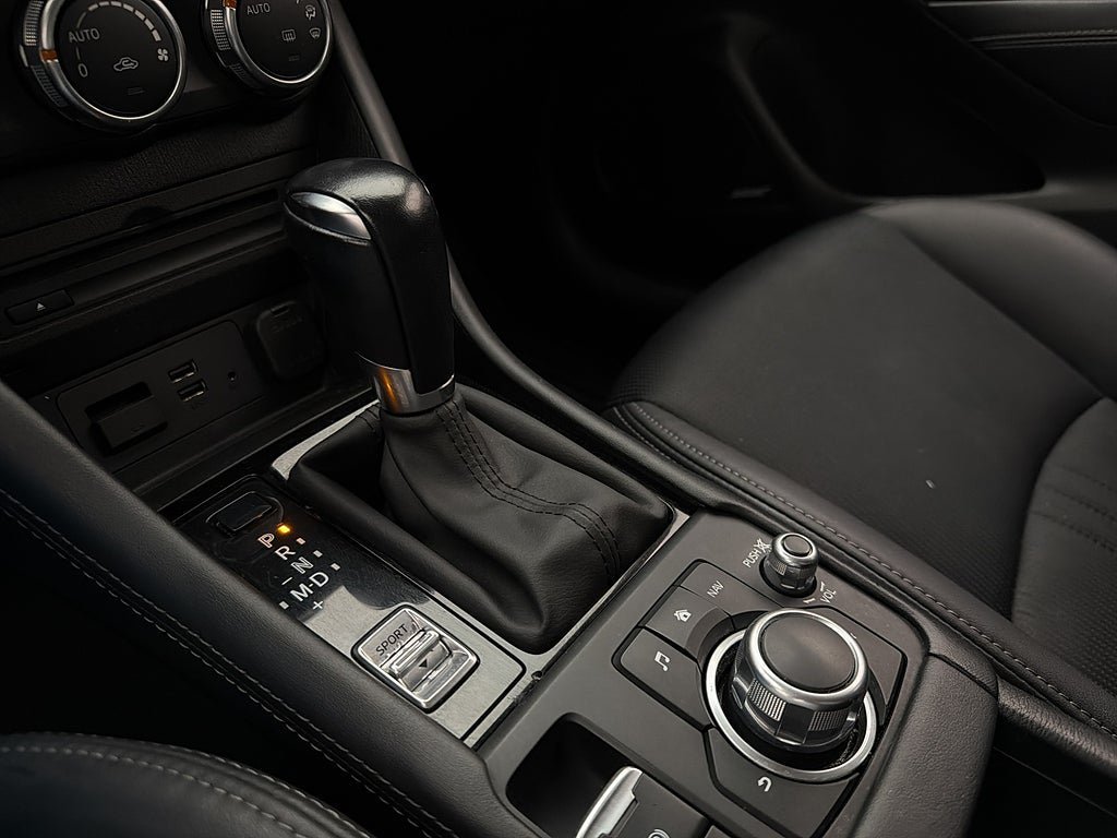 Vehicle Image 21