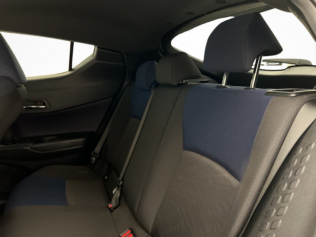 Vehicle Image 24