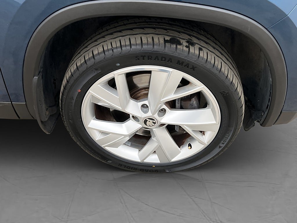 Vehicle Image 32