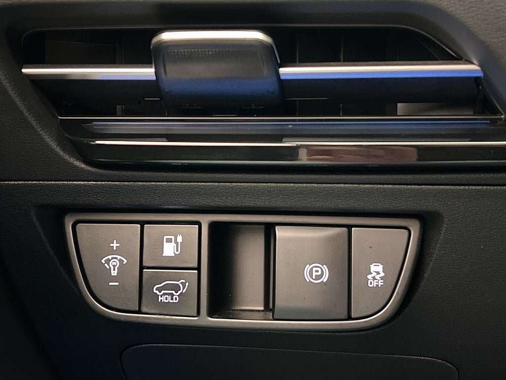 Vehicle Image 38