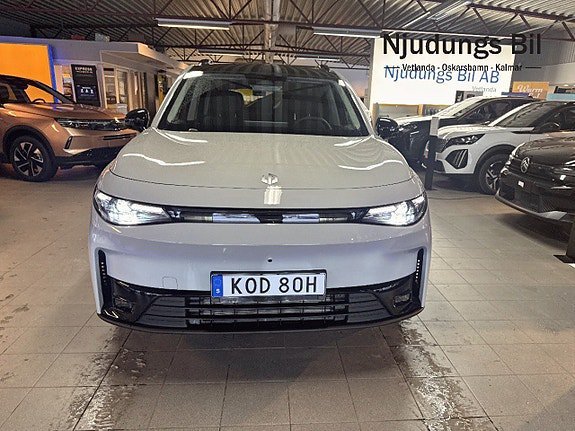 Vehicle Image 12