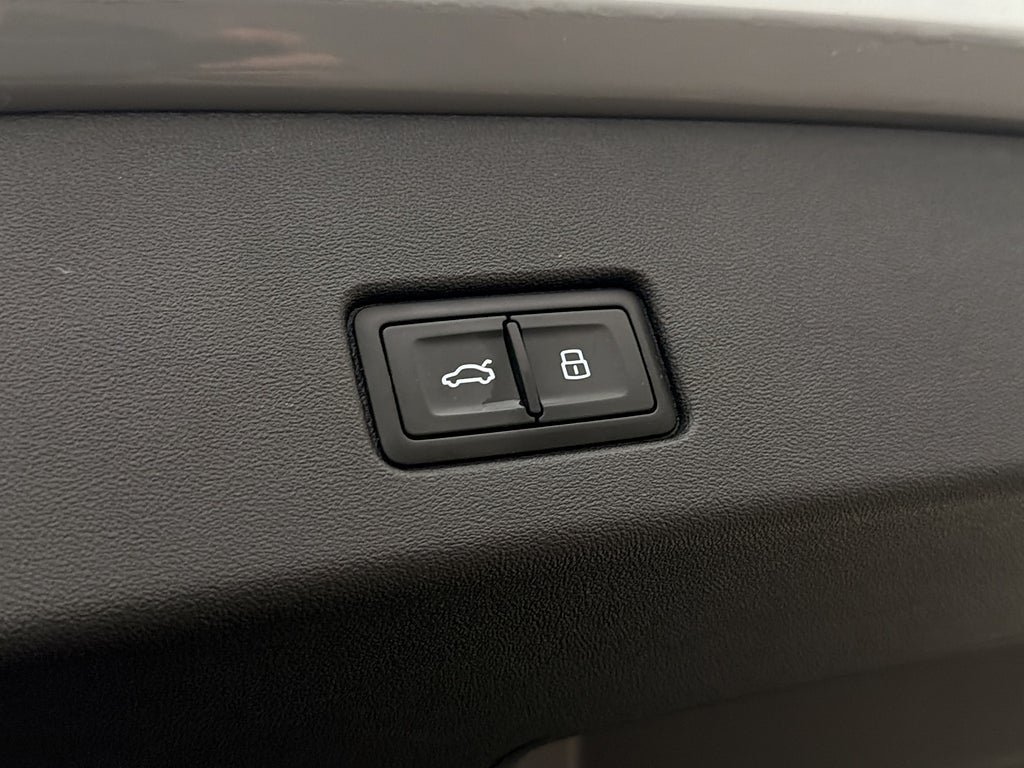 Vehicle Image 29