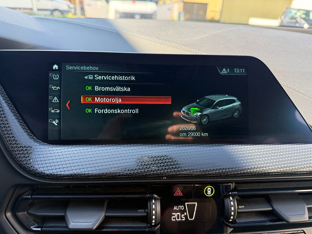 Vehicle Image 24