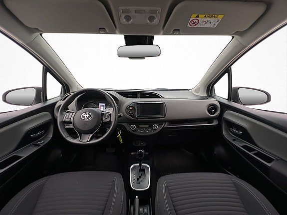 Vehicle Image 12