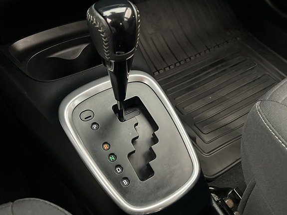 Vehicle Image 23
