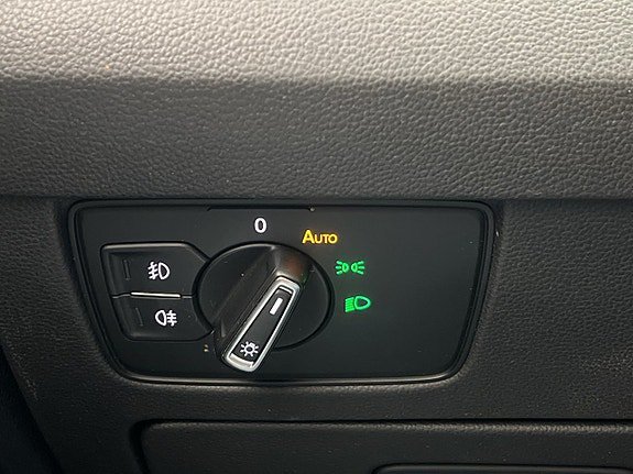 Vehicle Image 27