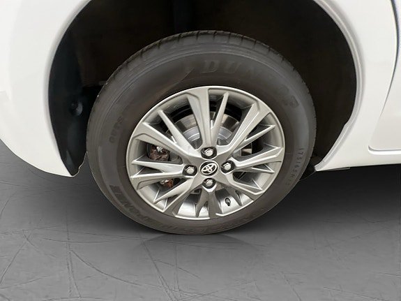 Vehicle Image 32