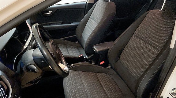 Vehicle Image 8