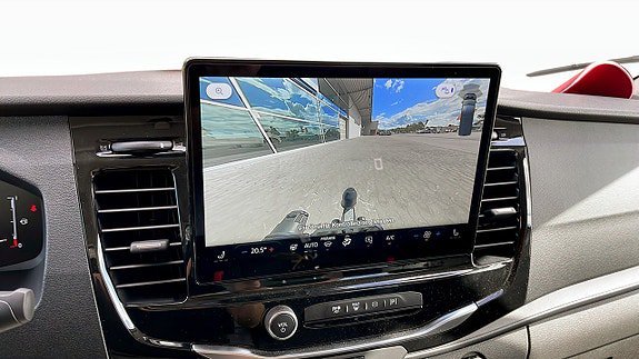 Vehicle Image 12
