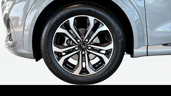 Vehicle Image 9