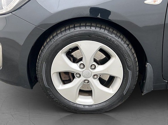 Vehicle Image 24
