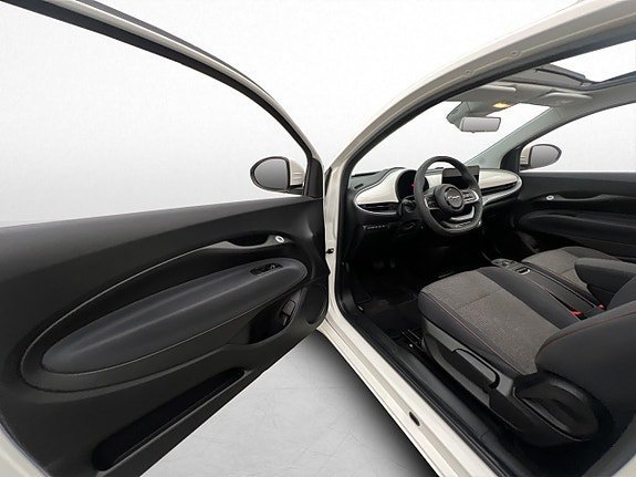 Vehicle Image 32